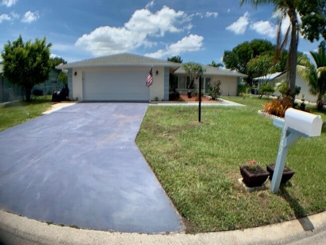 Photo - 1342 Torreya Cir