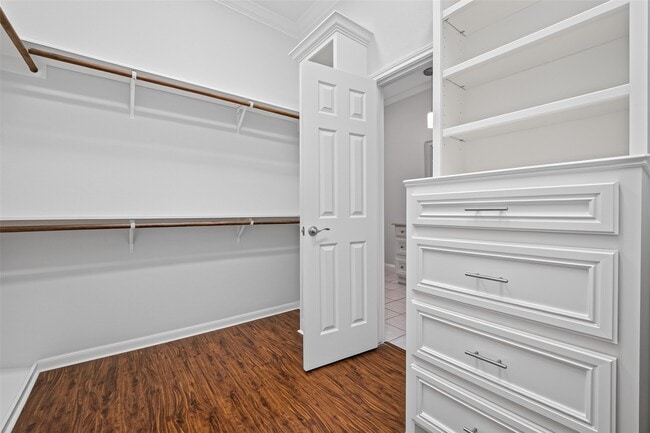 Photo - 10310 Chevy Chase Dr