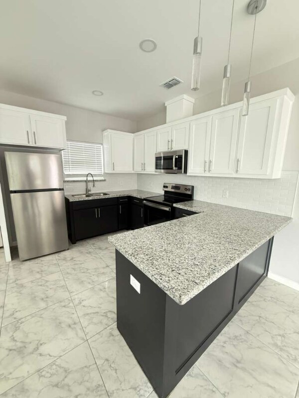 Photo - 5808 Northwestern Ave Unit 3