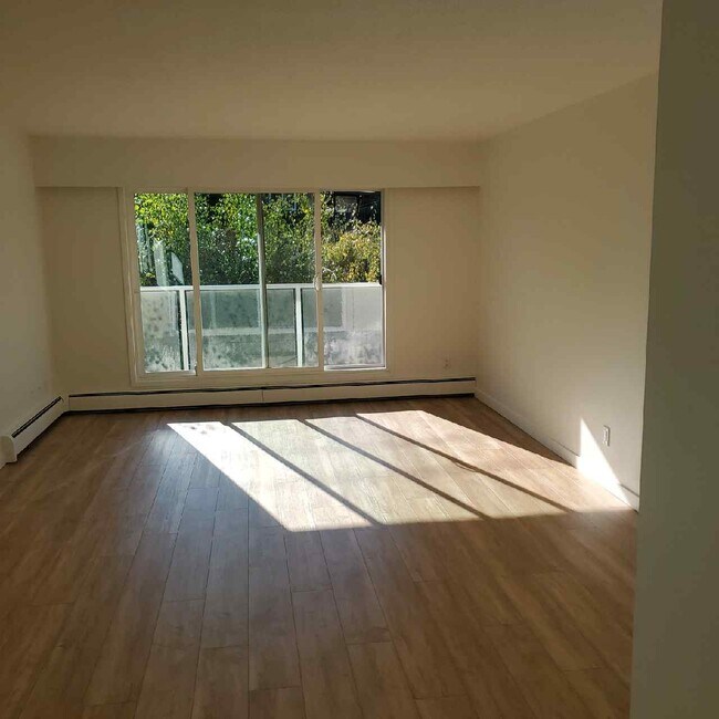 1480-1480 Boundary Crescent