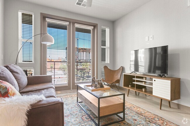 Building Photo - 400 N 2nd Ave Rental