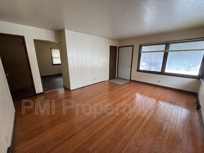 Photo - 5728 N 98th St