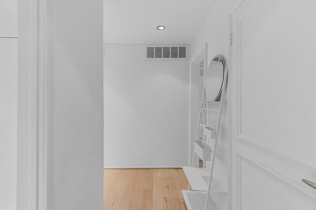 Photo - 8535 N West Knoll Dr Unit 213