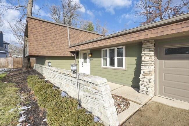 Photo - 2844 Wildwood Rd