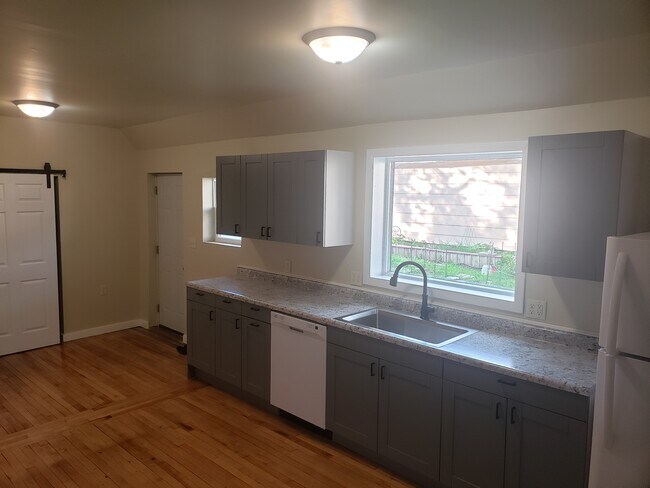 Photo - 309 E Lincoln St