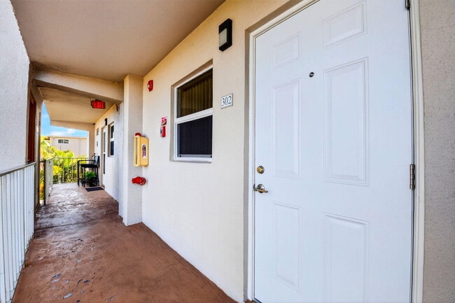 Photo - 230 NE 26th Ave Unit 302