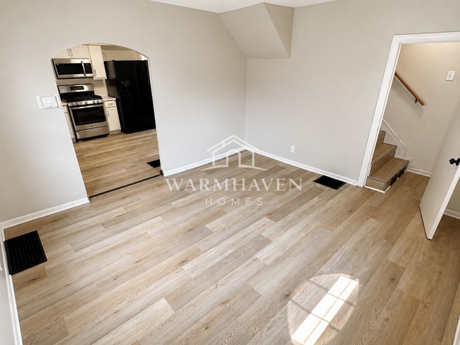 Photo - 639 N Way St