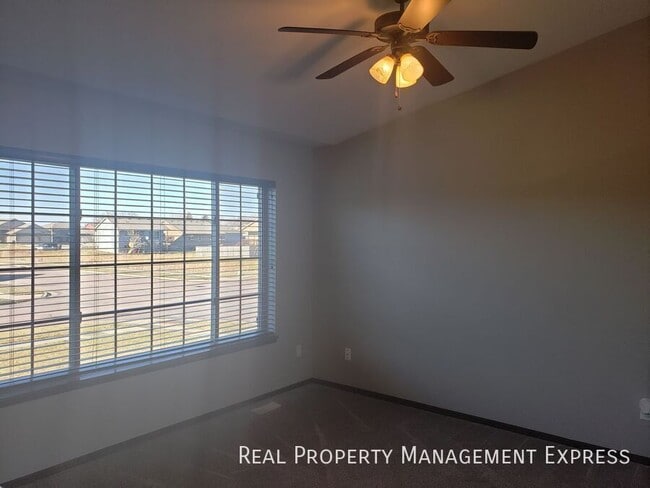 Photo - Lovely 4 Bed 2 Bath Home with a Huge Deck and Massive Fenced-in Yard