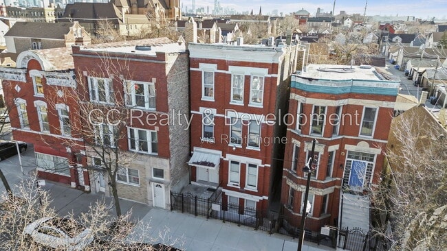 Building Photo - 2307 S Leavitt St Unit 1