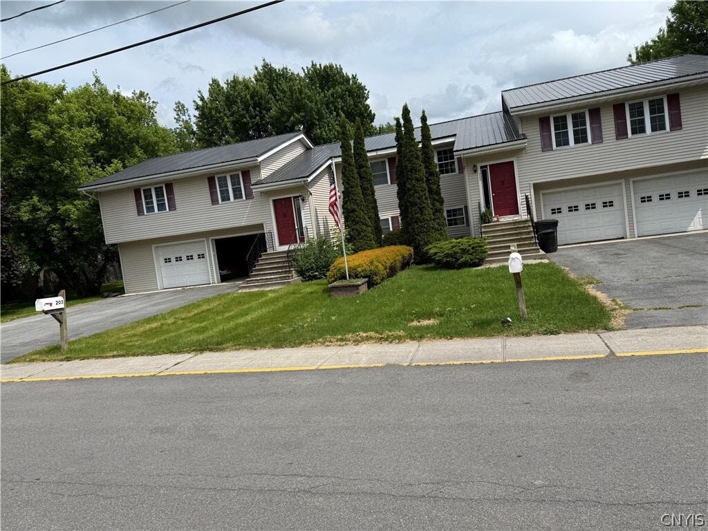 Photo - 205 Woolsey St