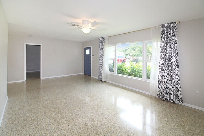 Island of Venice Annual Home for Rent - Island of Venice Annual Home for Rent