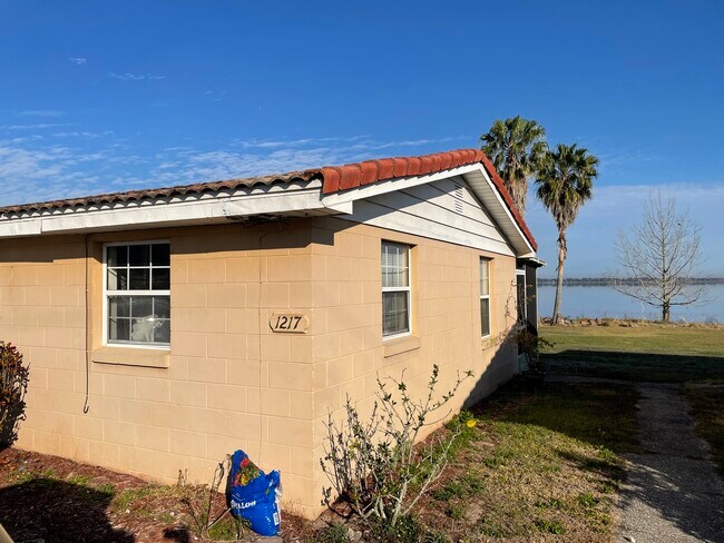 1217 Outside - 1225 W Pierce St Unit 1217