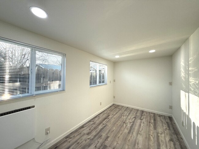 Photo - 1441 1/2 Sheridan Ave