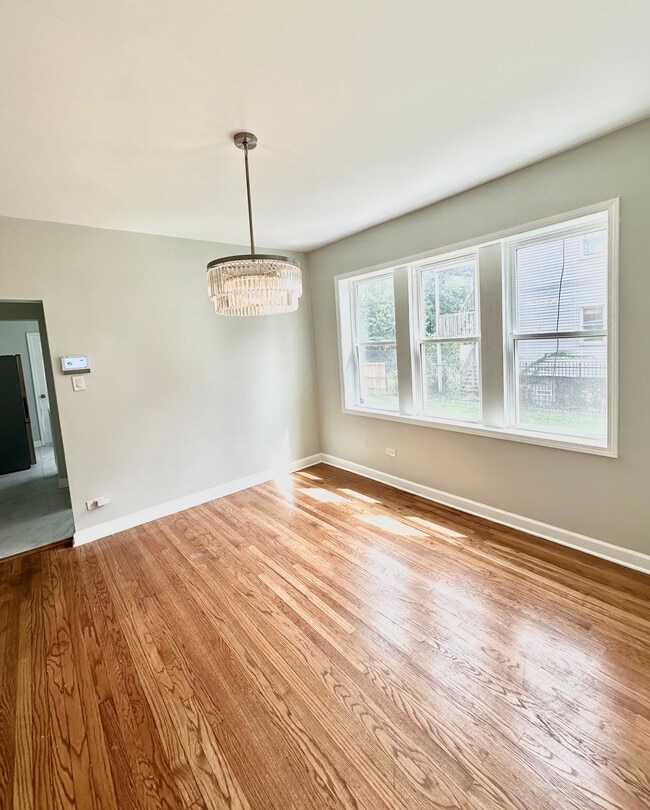 8837 S Wallace St Unit 2 - $600