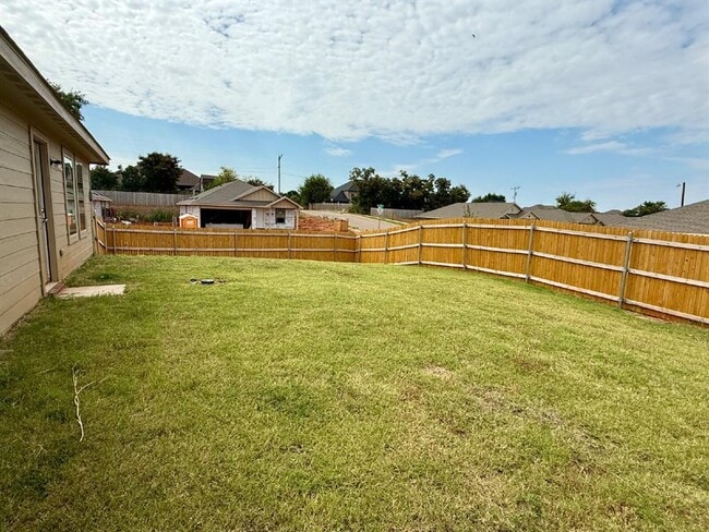 Building Photo - 2013 Paper Birch Pl