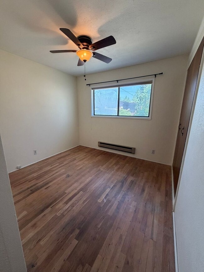 Photo - Two Bedroom, One Bathroom Home - Located near Sky Lakes and Oregon Tech!