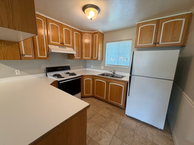 Building Photo - 150 E 1460 S Unit 150