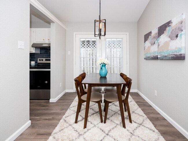 Photo - 9711 Eastwend Dr