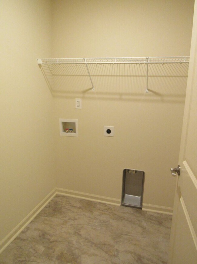 Photo - Nice 3 Bedroom Townhouse