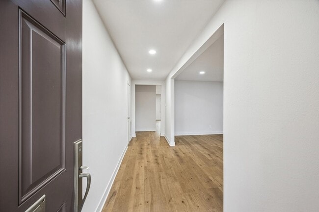 Photo - 5822 Yarwell Dr