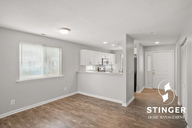 Photo - 603 Battery Ln