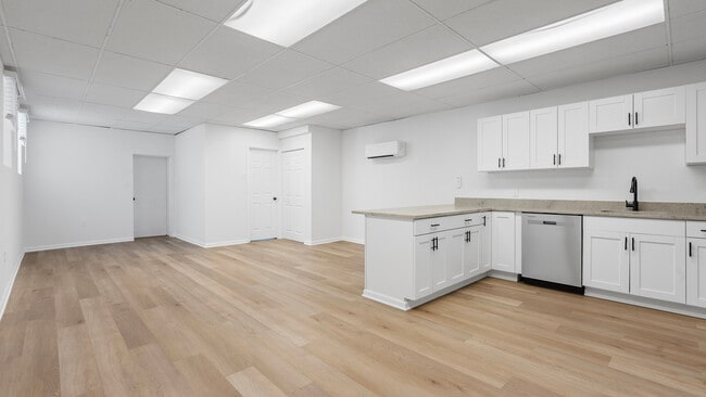 Photo - 2827 Brownsville Rd