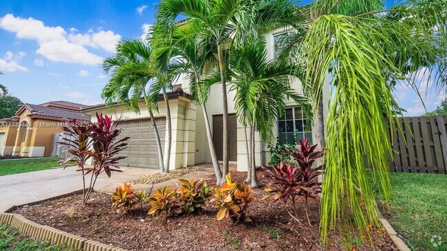 Building Photo - 8963 SW 212th Ln Rental