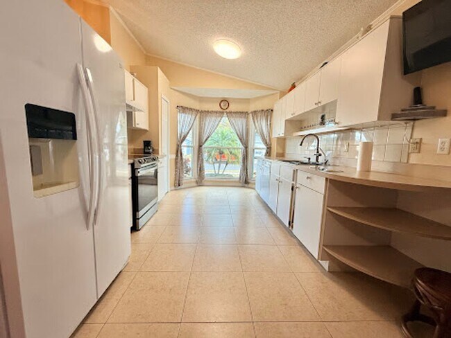 Photo - Beautiful Centrally Located 3/2