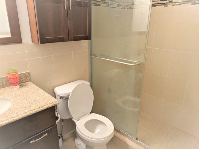 Bathroom - 922 24th St NW Unit 501