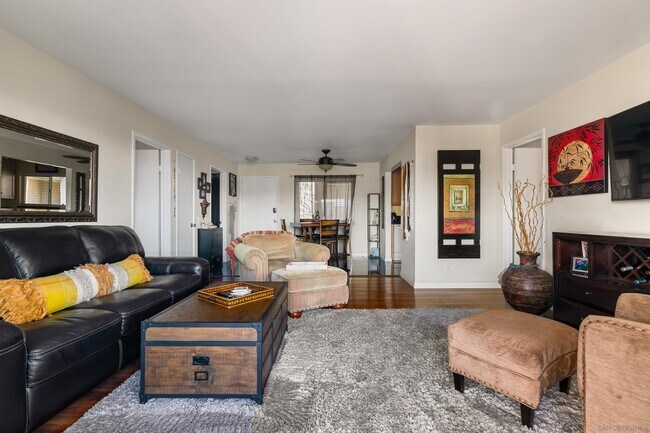 2530 Clairemont Dr Unit 206