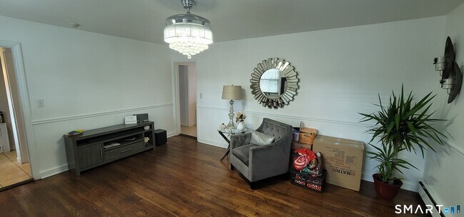 Photo - 321 Evers St