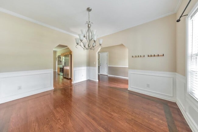 Photo - 1086 South Gordon Rd SW