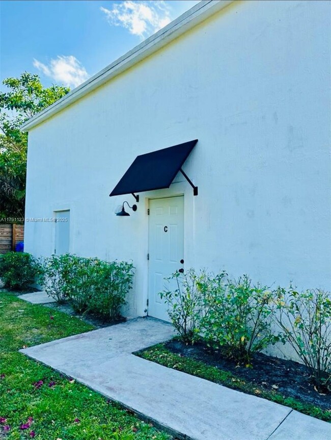 Photo - 564 NW 51st St Apartment Unit 3