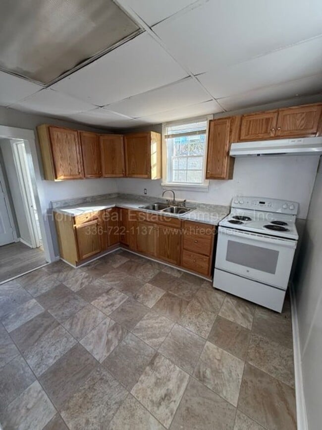 Photo - 1012 Apple St