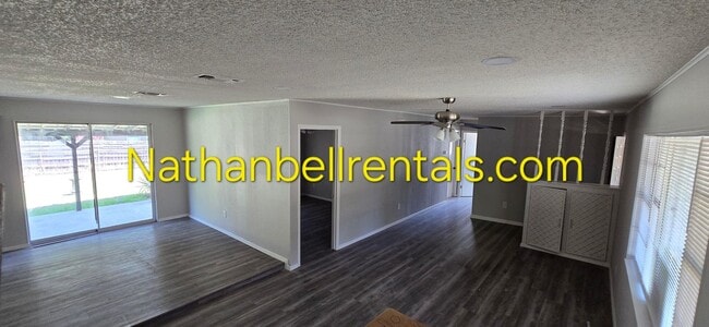 Photo - 330 Cornell Dr