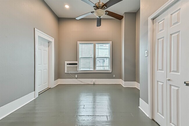 Photo - 2914 Avenue K