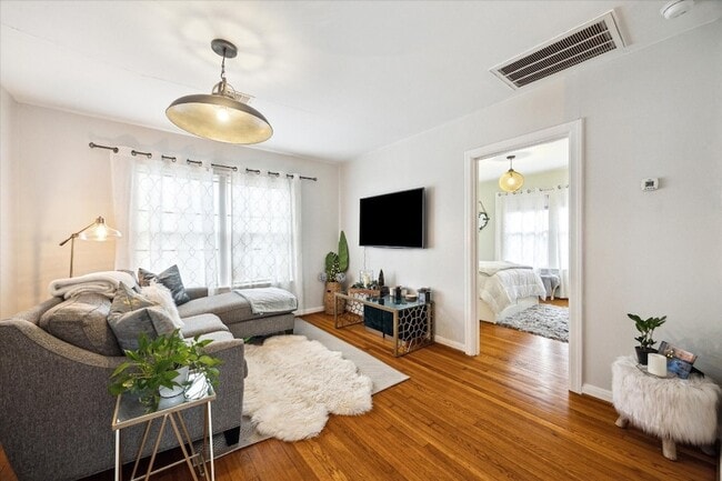 Building Photo - 2511 White Oak Dr Unit A