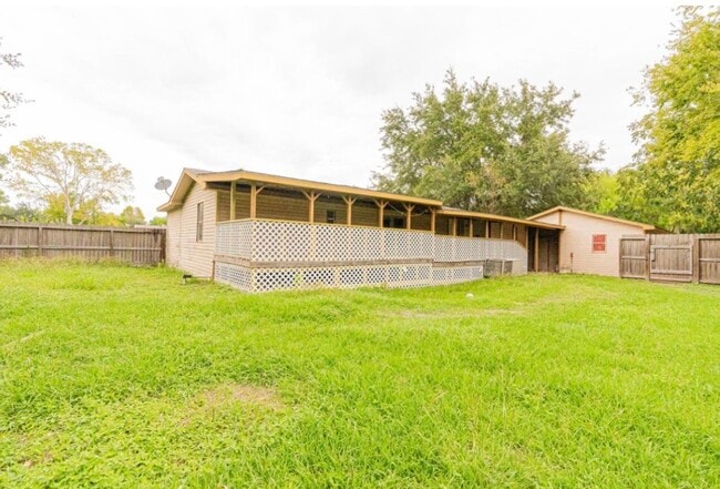 Building Photo - 2422 Avilion Ct