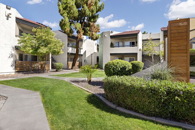 Photo - Citrine on 67th