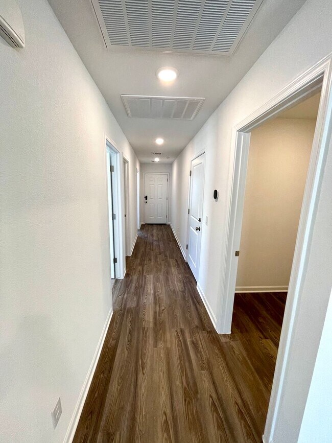 Move In Special! 300 Off Per Month for Fi... House House Rental in