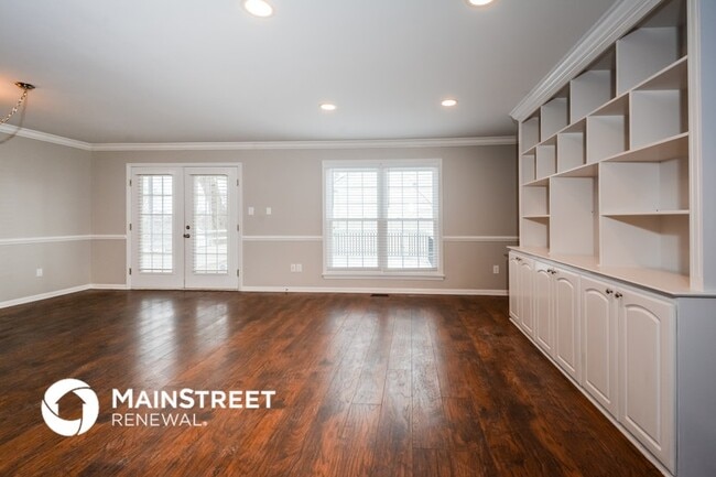 Photo - 2345 Hunters Crest Dr