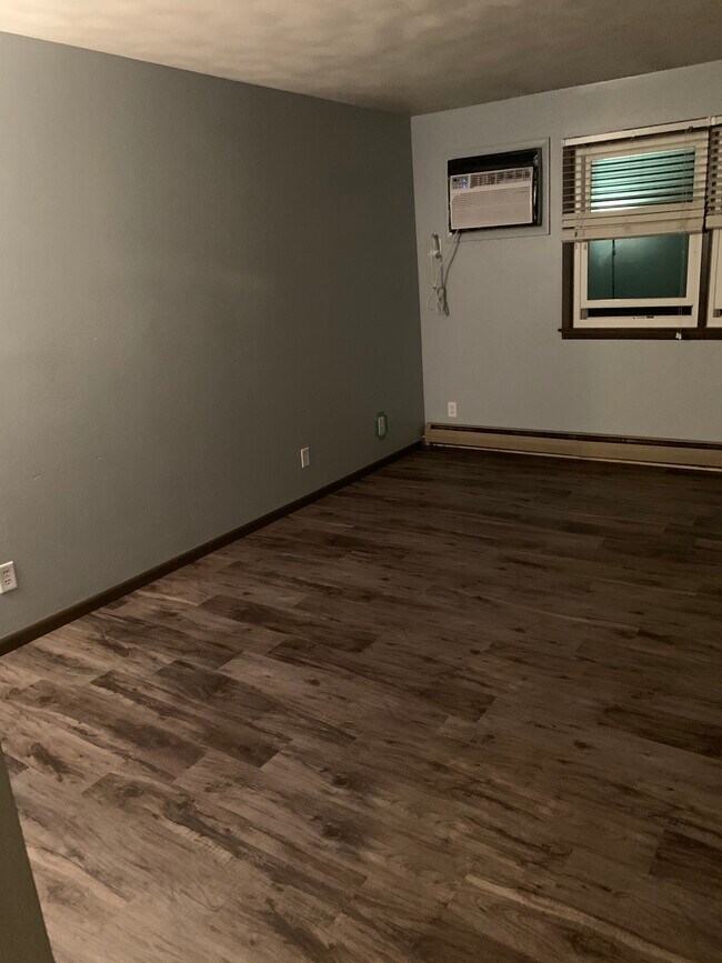 living room - 722 Dale St Unit 2