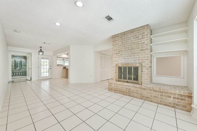 Photo - 807 Stadium Cir