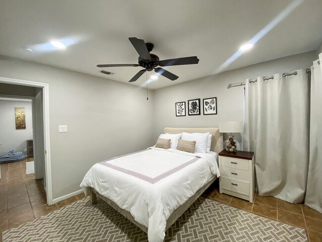 Photo - 15403 Long Creek St