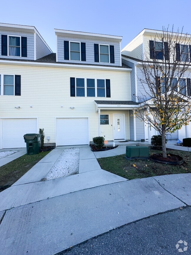 Building Photo - 5809 Miss Coral Ct Rental