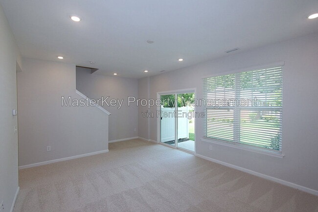 Photo - 2702 Saltaire Ave