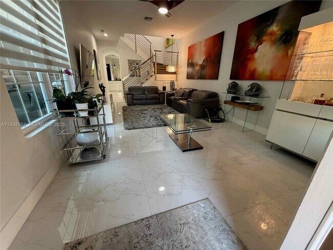 Building Photo - 6923 Julia Gardens Dr Unit 6923