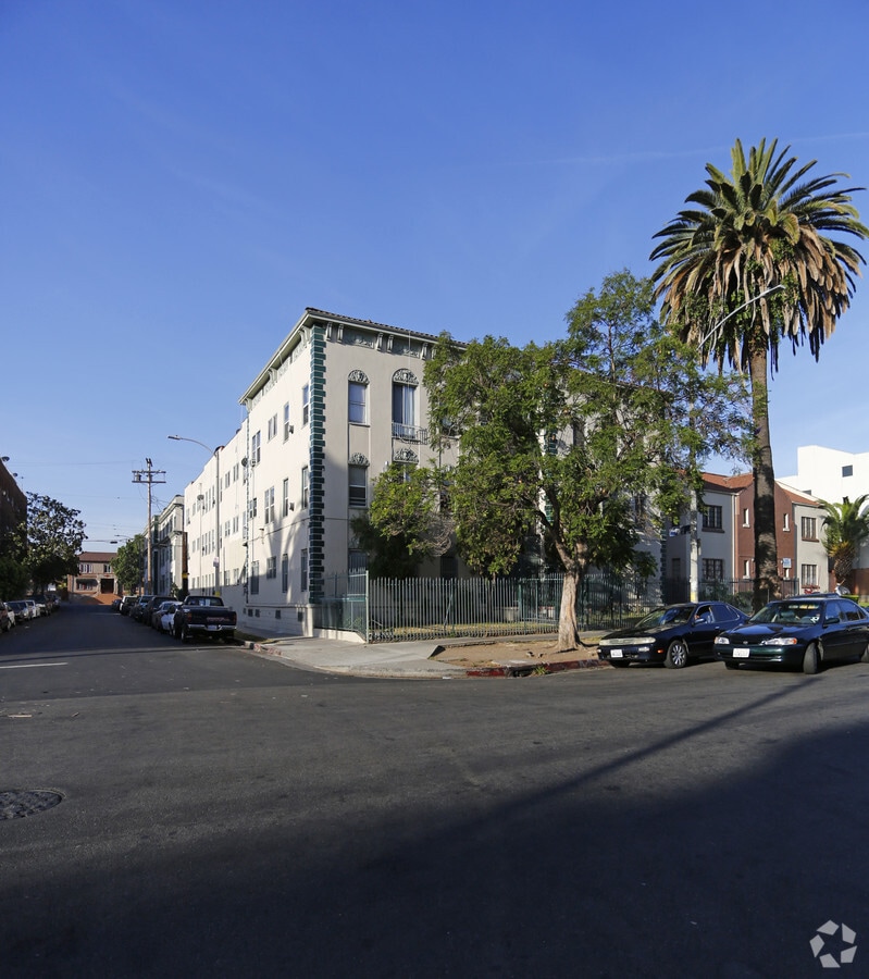 Leeward Apartments - Leeward Apartments