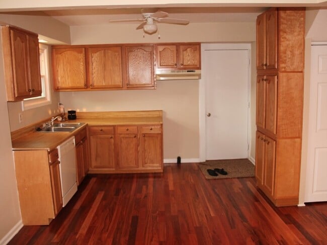 Building Photo - 930 E 349th St Rental