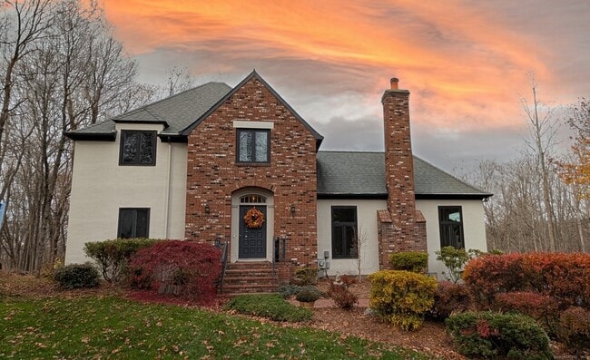 Building Photo - 40 Hull Pl